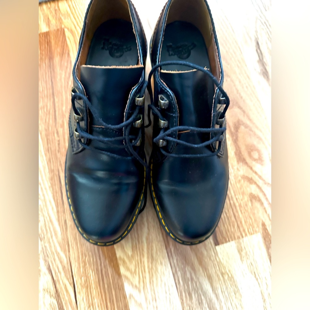 EUC Dr. Martens Leona platform Oxfords size 8